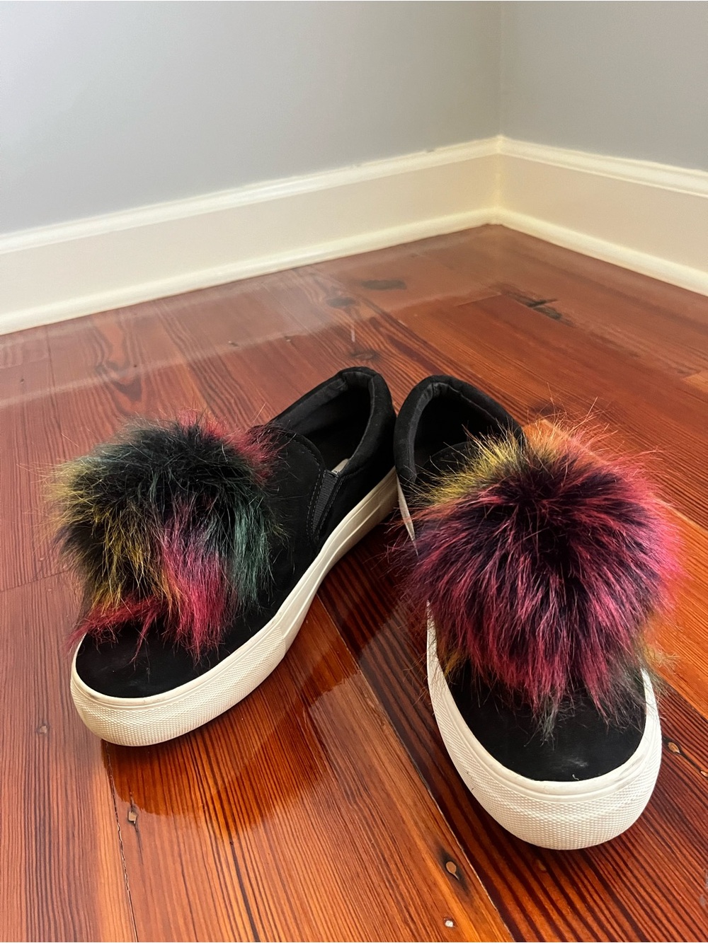 Steve Madden slip ons with POM POM